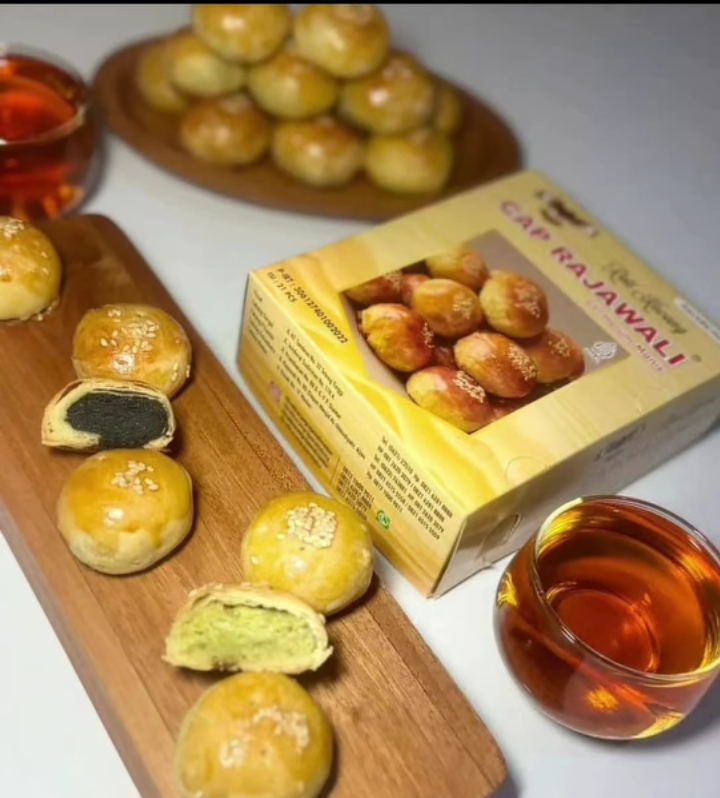 roti kacang cap rajawali